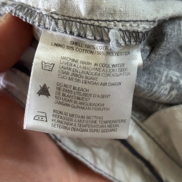 Fresh Gray Floral Men's Shorts - Picture 7 of 7